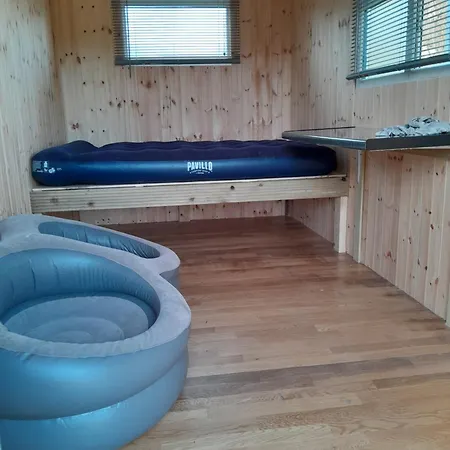 St Mullins Glamping,R95T3Ct Hotel Exterior photo
